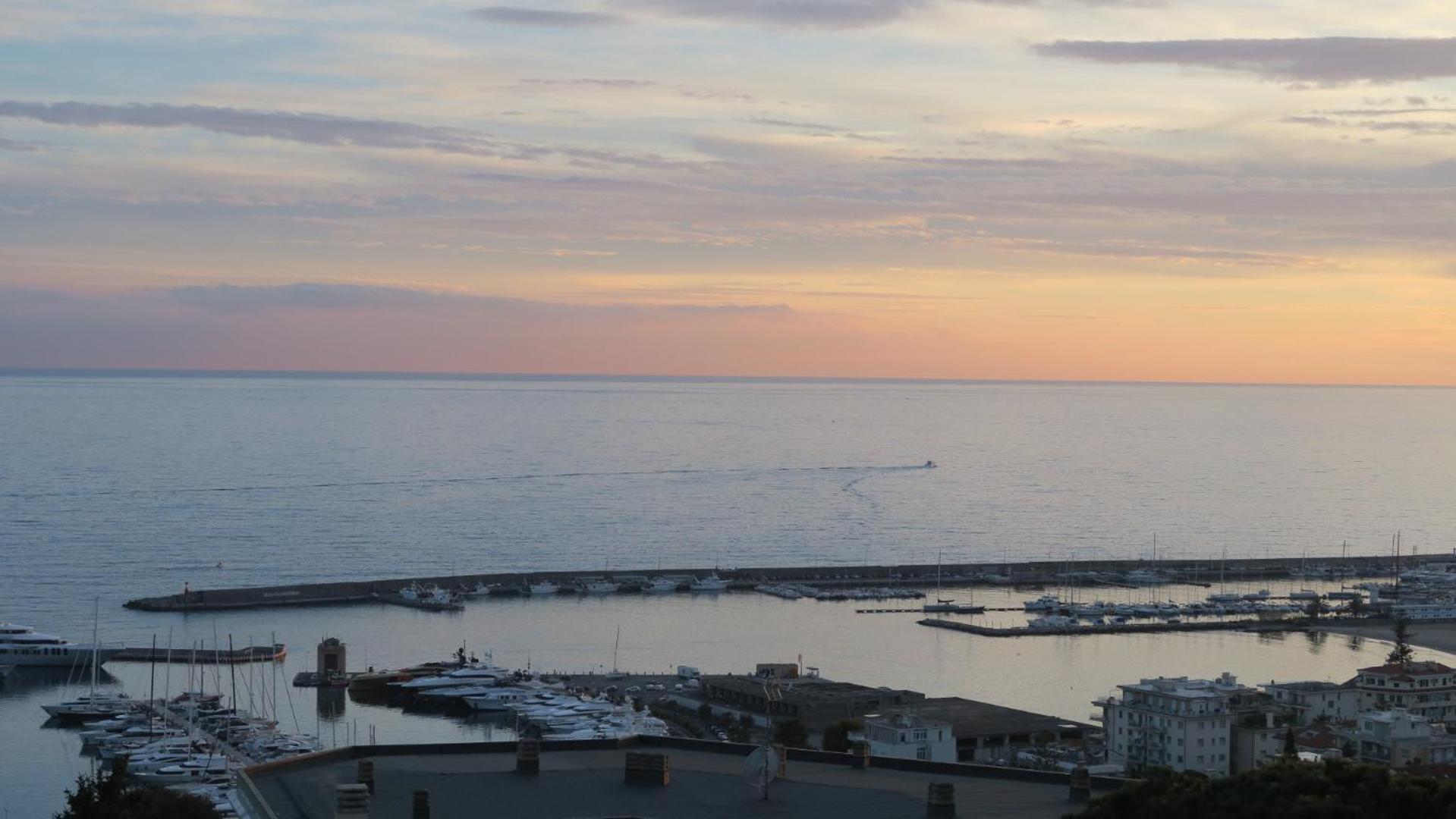 Terrazzavistamare, Piscina, Campodatennis Lägenhet Sanremo Exteriör bild